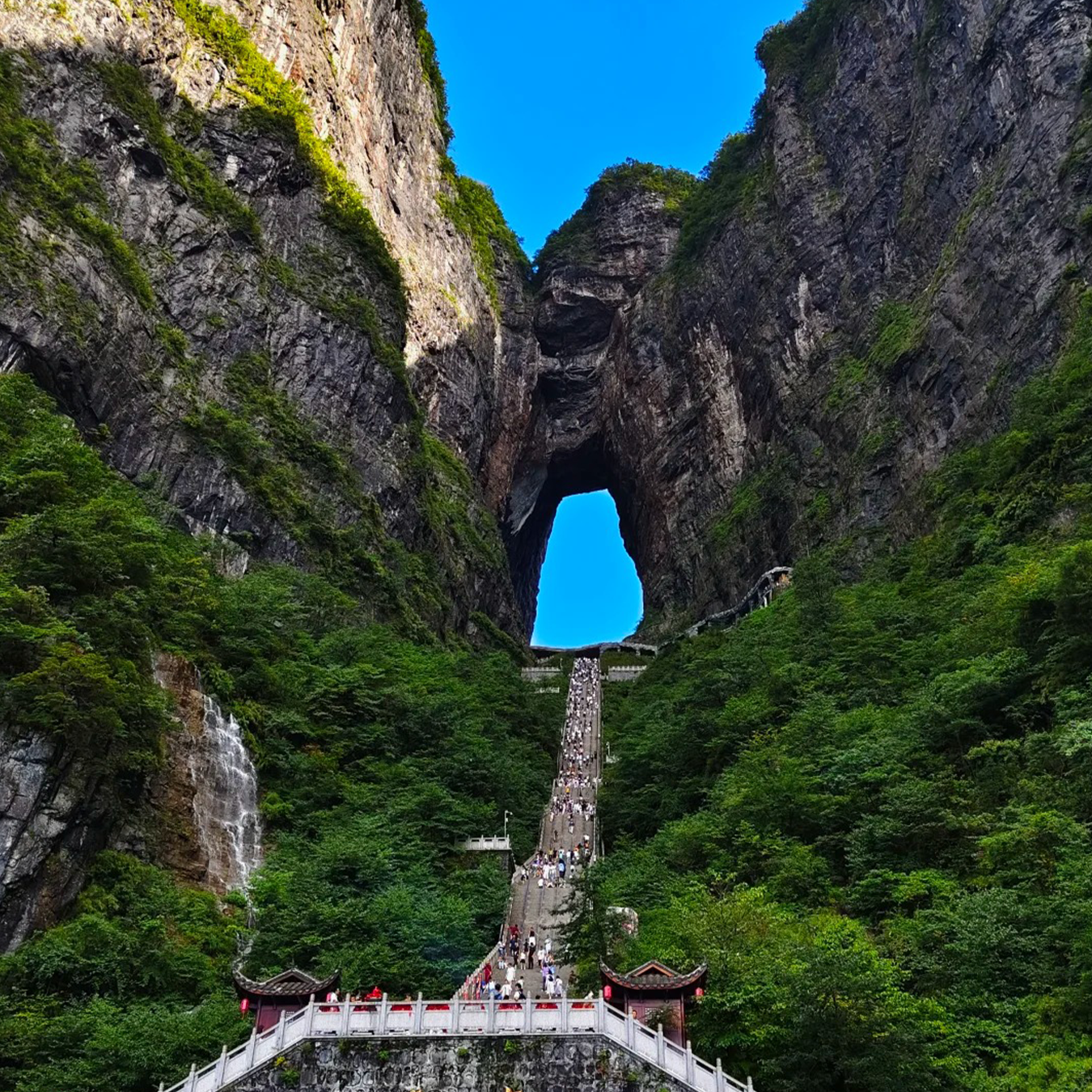 4-day 3-night · Private Tour · Zhangjiajie + Tianmen Mountain + Zhangjiajie National Forest Park + Furong Town + Fenghuang Ancient Town