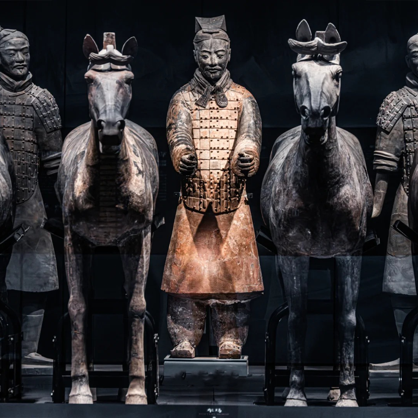 4-day 3-night · Private Tour · Xi'an + Emperor Qinshihuang's Mausoleum Site Museum + Huaqing Palace + Xi'an City Wall + Shaanxi History Museum + The Song of Everlasting Regret Tang Poetry Relief